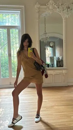 Emily Ratajkowski OnlyFans Leaked Free Thumbnail Picture - #DbvXg10Uss