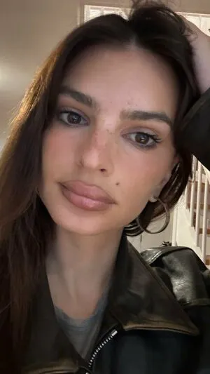 Emily Ratajkowski OnlyFans Leaked Free Thumbnail Picture - #DcLZL0peKA