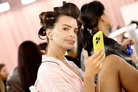 Emily Ratajkowski OnlyFans Leaked Free Thumbnail Picture - #DdFLXvB6BZ