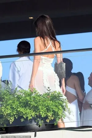 Emily Ratajkowski OnlyFans Leaked Free Thumbnail Picture - #DnZPws2iV2