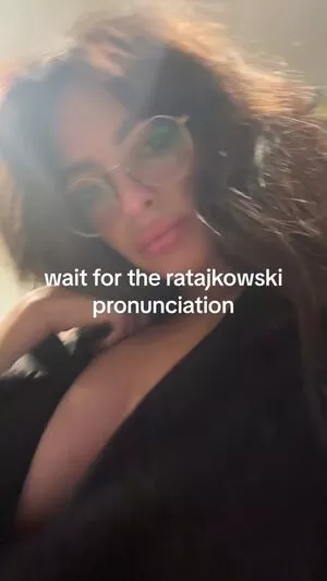 Emily Ratajkowski OnlyFans Leaked Free Thumbnail Picture - #DwVjKI6z0U