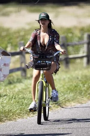 Emily Ratajkowski OnlyFans Leaked Free Thumbnail Picture - #E1xxTbv6TJ