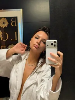 Emily Ratajkowski OnlyFans Leaked Free Thumbnail Picture - #Engh5pUYQ9