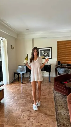 Emily Ratajkowski OnlyFans Leaked Free Thumbnail Picture - #FFy63OaKuq