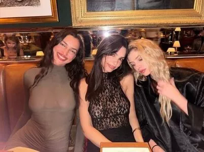 Emily Ratajkowski OnlyFans Leaked Free Thumbnail Picture - #FTz6PYLJcm