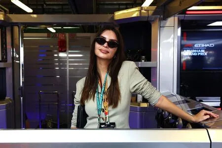 Emily Ratajkowski OnlyFans Leaked Free Thumbnail Picture - #Gcpsi2kMJi