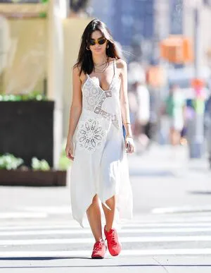 Emily Ratajkowski OnlyFans Leaked Free Thumbnail Picture - #HHr9f9Z0j3