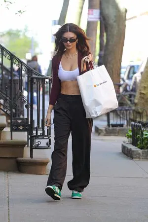 Emily Ratajkowski OnlyFans Leaked Free Thumbnail Picture - #HeZumla01I