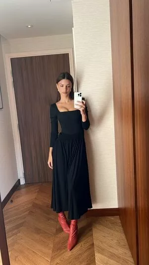 Emily Ratajkowski OnlyFans Leaked Free Thumbnail Picture - #HmOj9TLLJo