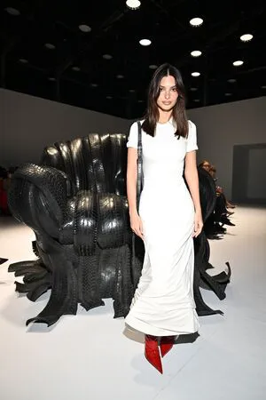 Emily Ratajkowski OnlyFans Leaked Free Thumbnail Picture - #IkqNhtzrht