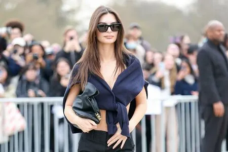 Emily Ratajkowski OnlyFans Leaked Free Thumbnail Picture - #IlFDablcPm