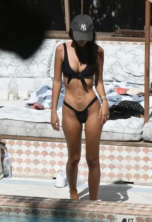 Emily Ratajkowski OnlyFans Leaked Free Thumbnail Picture - #Ipa93fEss4