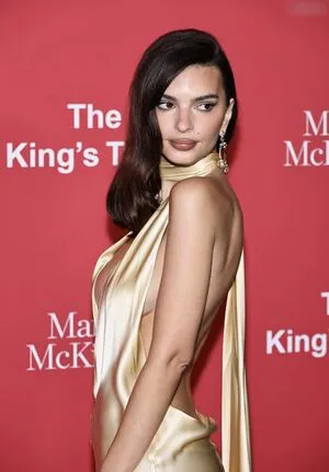 Emily Ratajkowski OnlyFans Leaked Free Thumbnail Picture - #JFpfdcdkRE