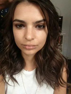 Emily Ratajkowski OnlyFans Leaked Free Thumbnail Picture - #K0ZVzmWTY2