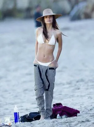 Emily Ratajkowski OnlyFans Leaked Free Thumbnail Picture - #KIo03q2nos