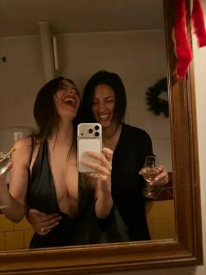 Emily Ratajkowski OnlyFans Leaked Free Thumbnail Picture - #KPh8xhxPGM