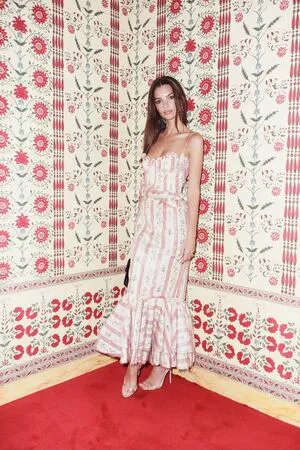 Emily Ratajkowski OnlyFans Leaked Free Thumbnail Picture - #KTTCKkBNE9