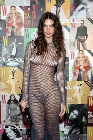 Emily Ratajkowski OnlyFans Leaked Free Thumbnail Picture - #KVj3x5SdqC