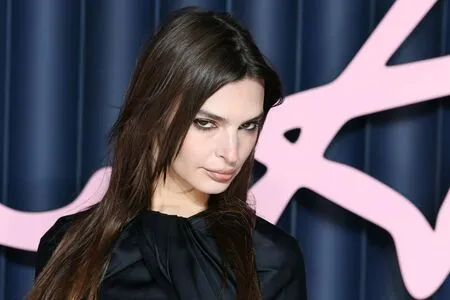 Emily Ratajkowski OnlyFans Leaked Free Thumbnail Picture - #L2i6ontB3t