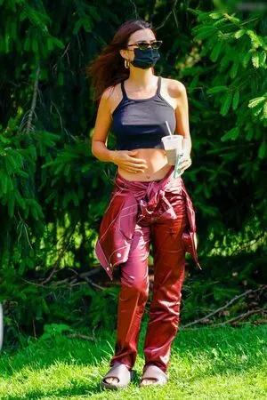 Emily Ratajkowski OnlyFans Leaked Free Thumbnail Picture - #LiP1pnQ5D0