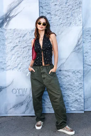 Emily Ratajkowski OnlyFans Leaked Free Thumbnail Picture - #M2SojDWj45