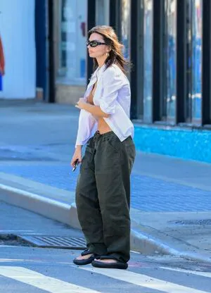 Emily Ratajkowski OnlyFans Leaked Free Thumbnail Picture - #M5gSomgeGF