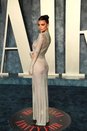 Emily Ratajkowski OnlyFans Leaked Free Thumbnail Picture - #MGeEvRZTp8