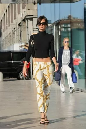 Emily Ratajkowski OnlyFans Leaked Free Thumbnail Picture - #MbHngA206f