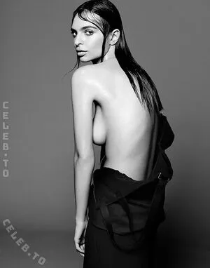 Emily Ratajkowski OnlyFans Leaked Free Thumbnail Picture - #MiaCCD1aro