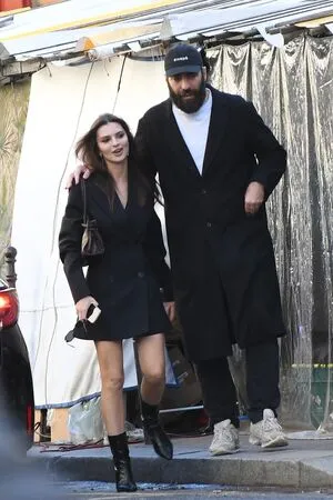 Emily Ratajkowski OnlyFans Leaked Free Thumbnail Picture - #Ml6r1RRiEN