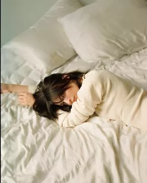 Emily Ratajkowski OnlyFans Leaked Free Thumbnail Picture - #MwSUZuFw99