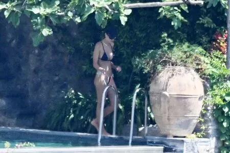 Emily Ratajkowski OnlyFans Leaked Free Thumbnail Picture - #NG6Idglyno