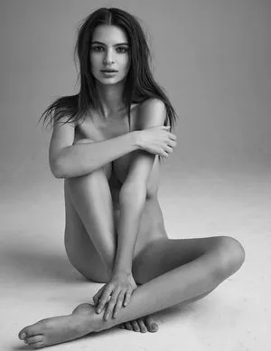 Emily Ratajkowski OnlyFans Leaked Free Thumbnail Picture - #NPknxJngA1
