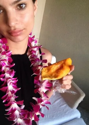 Emily Ratajkowski OnlyFans Leaked Free Thumbnail Picture - #NSdnDQ0Lp0