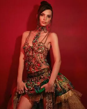 Emily Ratajkowski OnlyFans Leaked Free Thumbnail Picture - #NWT2Ky5uSQ