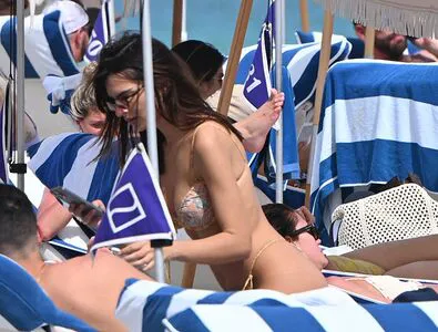 Emily Ratajkowski OnlyFans Leaked Free Thumbnail Picture - #NgmChjjnvg