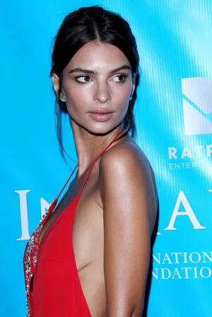 Emily Ratajkowski OnlyFans Leaked Free Thumbnail Picture - #O4UOjg8IQG