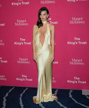 Emily Ratajkowski OnlyFans Leaked Free Thumbnail Picture - #OGS92SUzz5