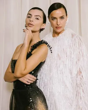 Emily Ratajkowski OnlyFans Leaked Free Thumbnail Picture - #OSrTvlz9NY