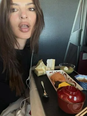 Emily Ratajkowski OnlyFans Leaked Free Thumbnail Picture - #OTBFL2v6QS