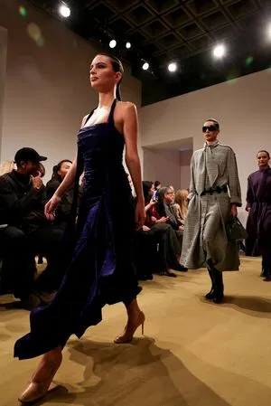 Emily Ratajkowski OnlyFans Leaked Free Thumbnail Picture - #OatZjQis0B