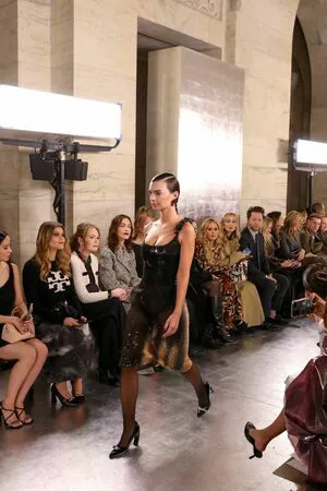 Emily Ratajkowski OnlyFans Leaked Free Thumbnail Picture - #OpWZRVYLDt