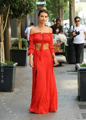 Emily Ratajkowski OnlyFans Leaked Free Thumbnail Picture - #P8bdiljMO3
