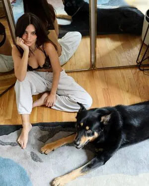 Emily Ratajkowski OnlyFans Leaked Free Thumbnail Picture - #PCukgJhHzx