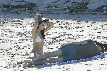 Emily Ratajkowski OnlyFans Leaked Free Thumbnail Picture - #Pbg8m3dGrD