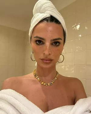Emily Ratajkowski OnlyFans Leaked Free Thumbnail Picture - #PhmEfRo0uO