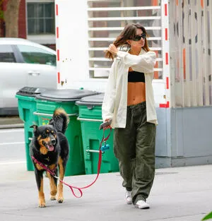Emily Ratajkowski OnlyFans Leaked Free Thumbnail Picture - #QHOpQ6OfxO