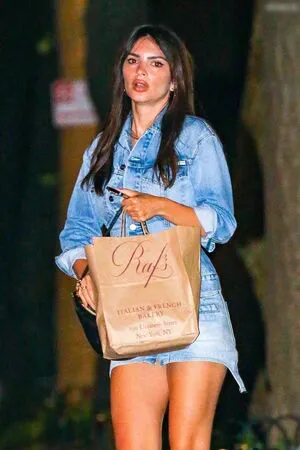Emily Ratajkowski OnlyFans Leaked Free Thumbnail Picture - #QI2mW9WWfF