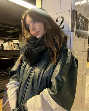 Emily Ratajkowski OnlyFans Leaked Free Thumbnail Picture - #QN3VFCtqMT