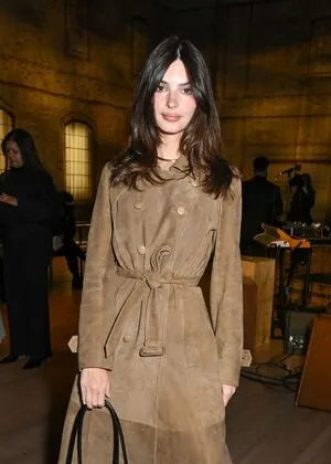 Emily Ratajkowski OnlyFans Leaked Free Thumbnail Picture - #QahiJbzfs8